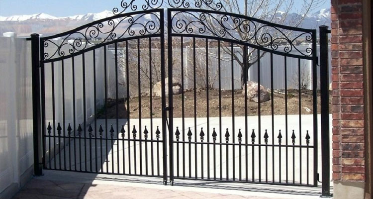 Electric Driveway Gate Installation in Sun Valley